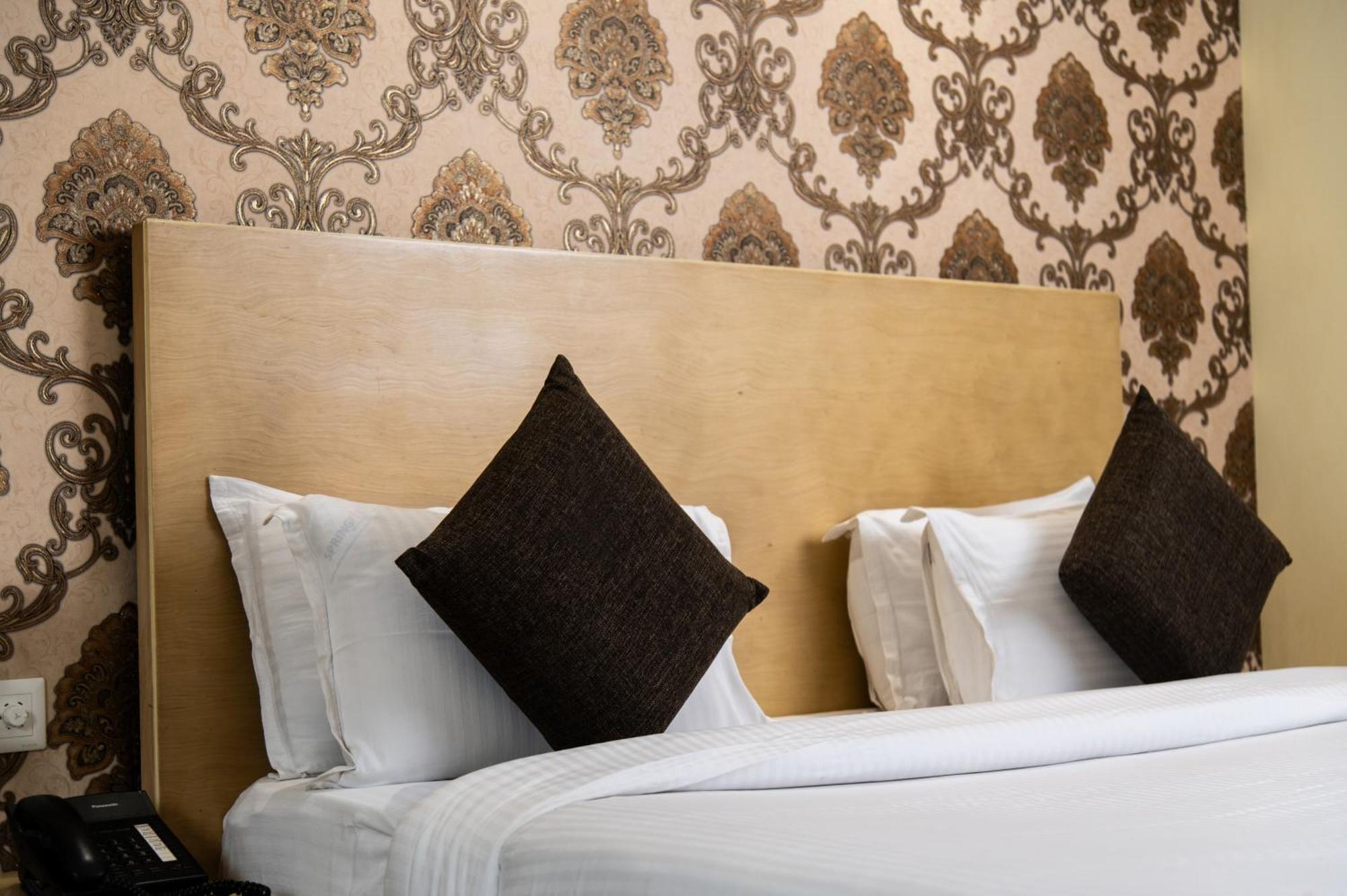 Mayur Hotel New Delhi Eksteriør billede
