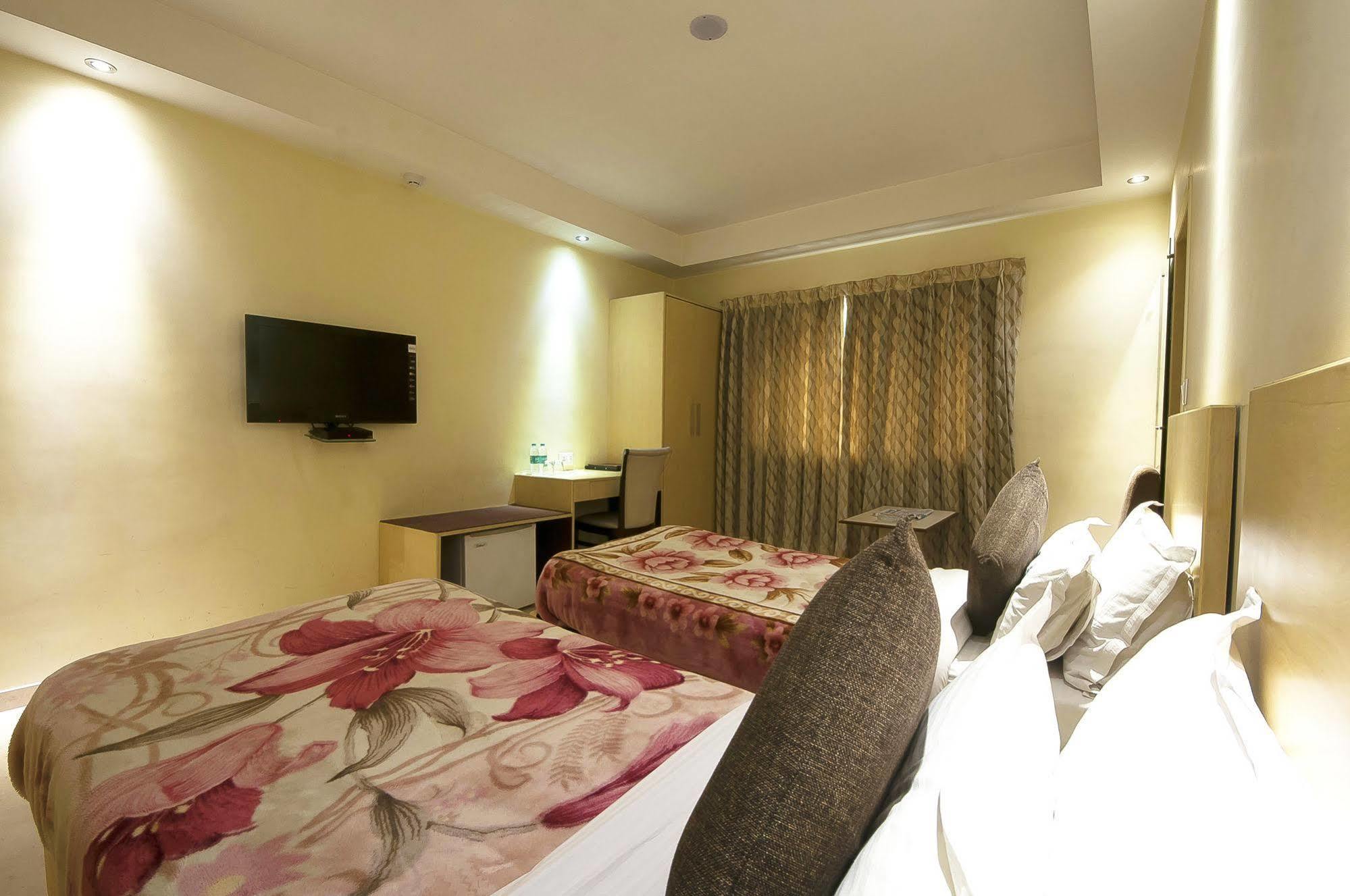 Mayur Hotel New Delhi Eksteriør billede